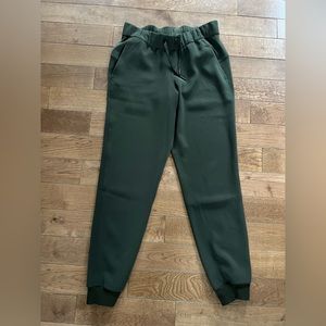 Lululemon Stretch High-Rise Jogger
Full Length